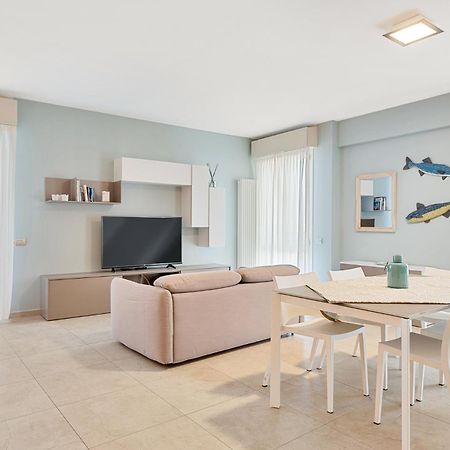 Levante Appartamento di pregio, terrazza e vista panoramica sul mare e la città Viareggio Exterior foto