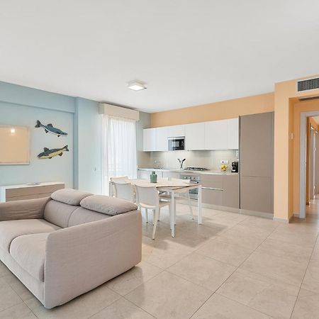 Levante Appartamento di pregio, terrazza e vista panoramica sul mare e la città Viareggio Exterior foto